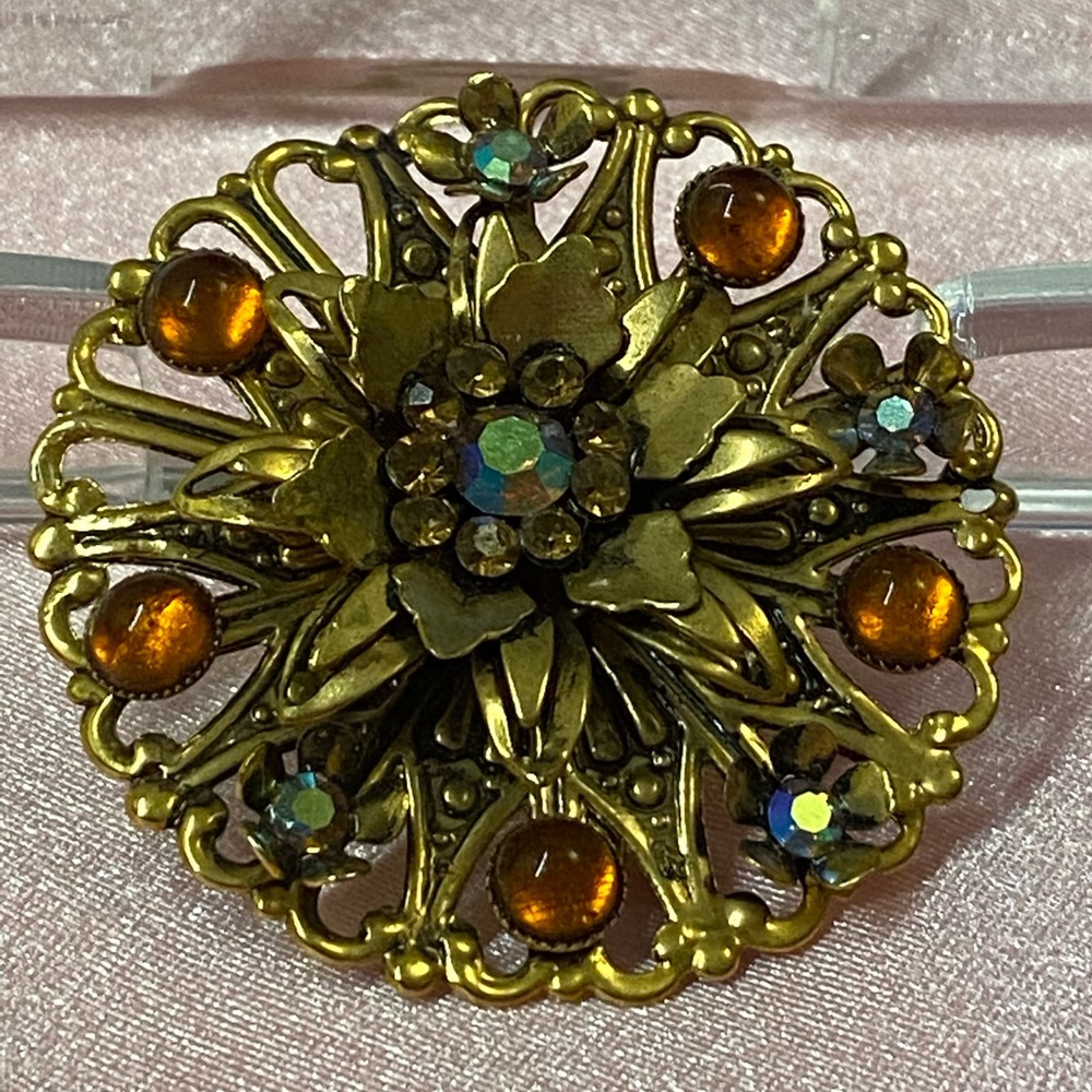 vintage brooch Bronce color flower/crystals 2” X 2”Feminine Excellent Condition
